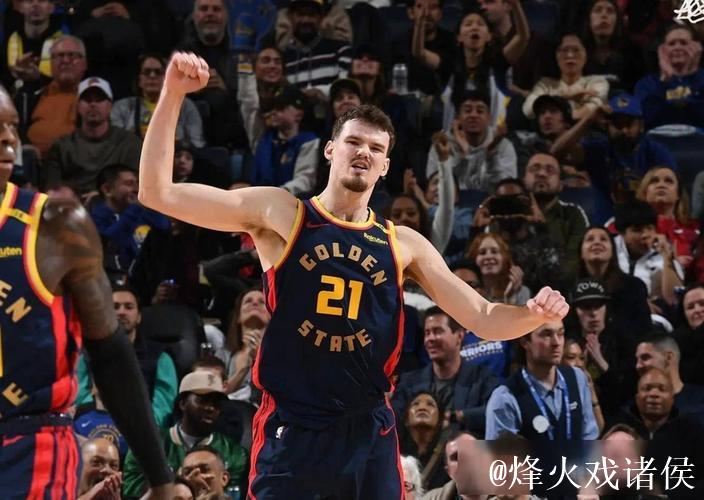 波斯特半场出战15分钟,10中4得到11分2板2助攻 波斯特半场出战15分钟,10中4得到11分2板2助攻